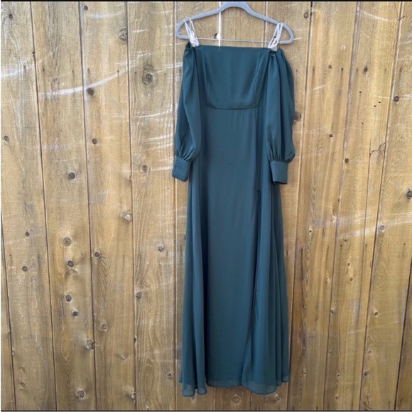 Emerald Green Off-the-Shoulder Balloon Sleeve Maxi Dress 🌿 - Picture 7 of 10